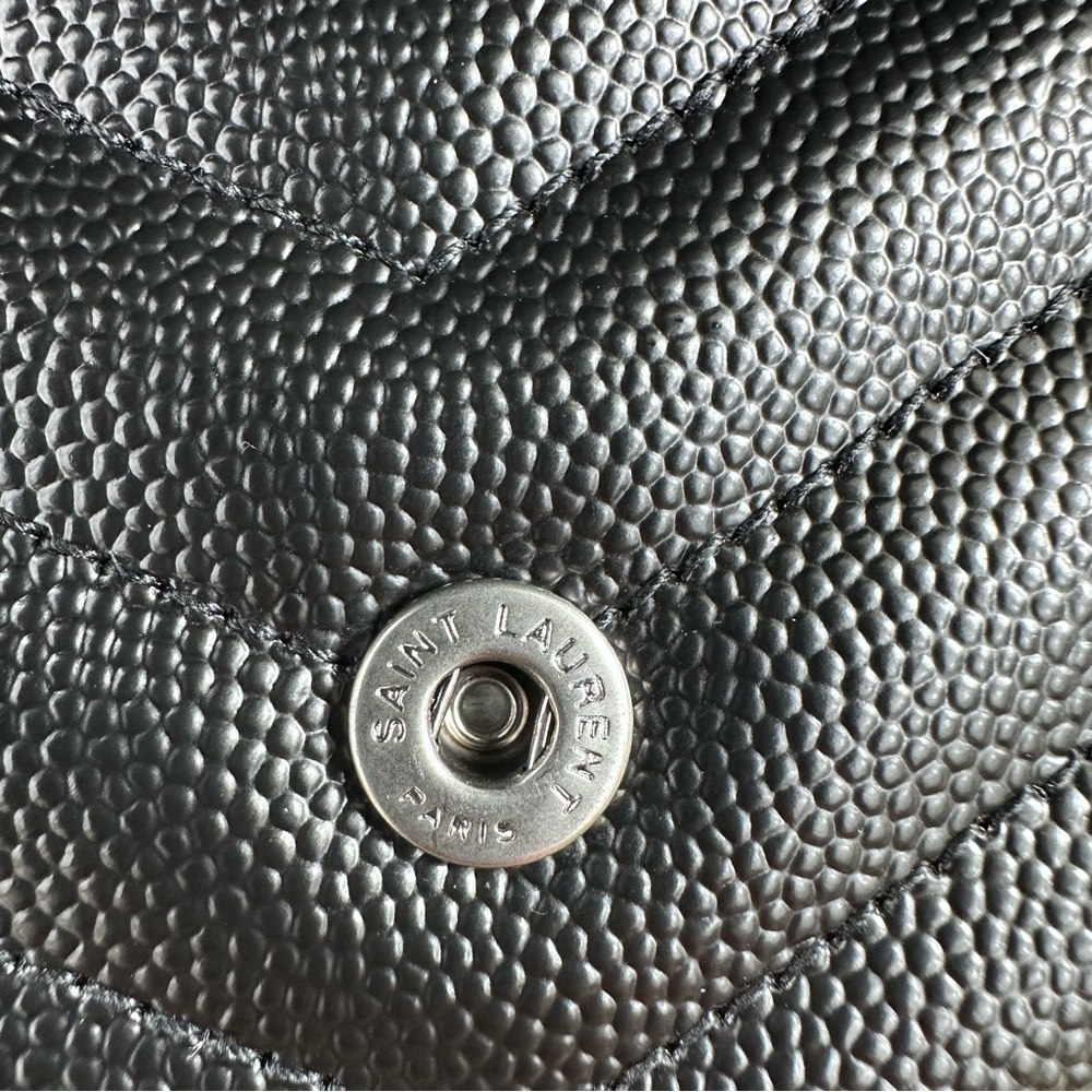 Saint Laurent Grain De Poudre Matelasse Chevron Monogram Monochrome - Picture 7 of 7